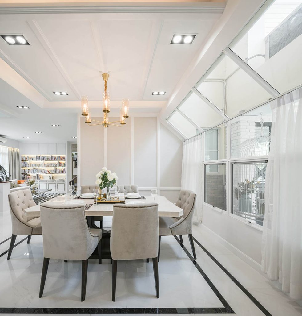 ห้องทานอาหารโทนขาวสไตล์ Modern Classic บ้านมัณฑนา บางนา-วงแหวน 1 | Dining Room Interior Design Munthana Bangna Wongwaen 1