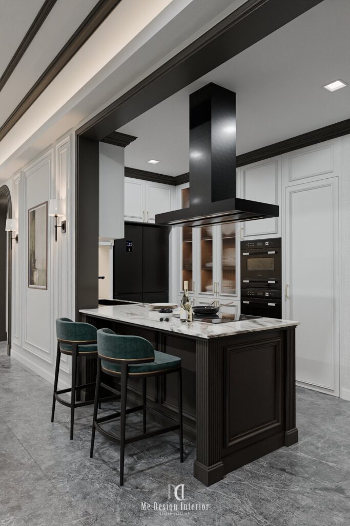 ครัว island หินลาย marble ตัดกับฐานตู้สีเข้ม พร้อมที่นั่งบาร์สไตล์หรู