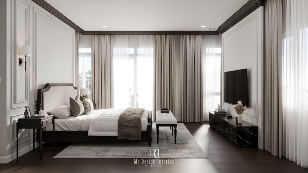 ห้องนอนใหญ่สไตล์โมเดิร์นคลาสสิก โทนขาวครีม พร้อมเตียงใหญ่และแสงธรรมชาติ
